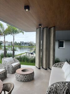 Teto Vinílico – Beiral com Vista Panorâmica ao Lago